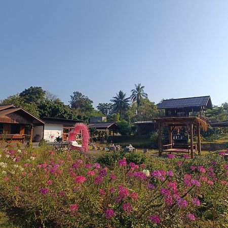 ม่วนใจ๋ปันสุข โฮมสเตย์แอนคาเฟ่ Muanjai Punsuk Homestay And Cafe Chom Thong Buitenkant foto