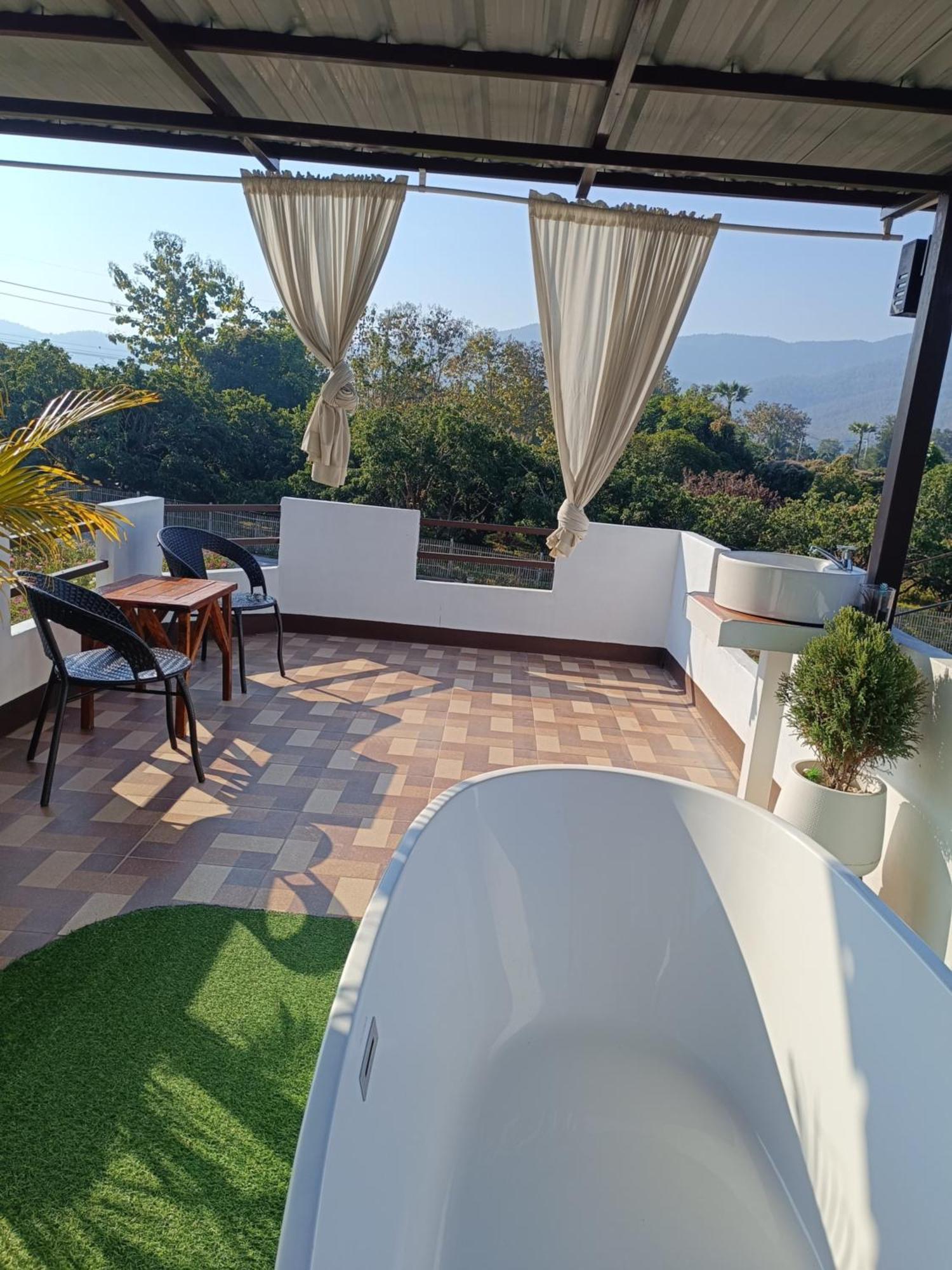 ม่วนใจ๋ปันสุข โฮมสเตย์แอนคาเฟ่ Muanjai Punsuk Homestay And Cafe Chom Thong Buitenkant foto