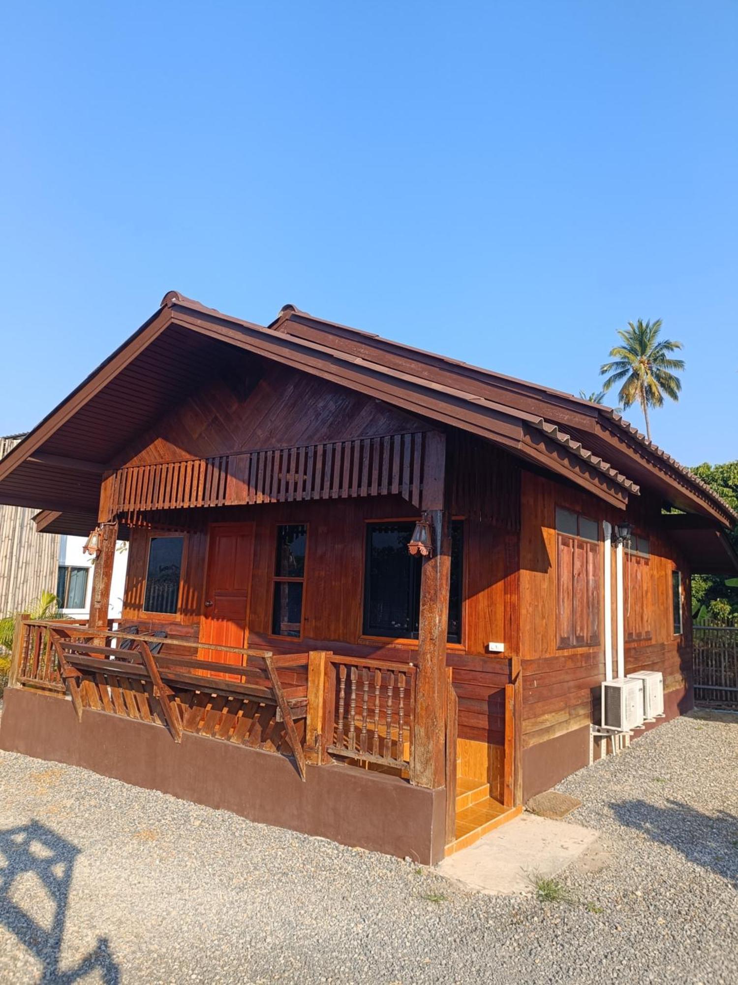 ม่วนใจ๋ปันสุข โฮมสเตย์แอนคาเฟ่ Muanjai Punsuk Homestay And Cafe Chom Thong Buitenkant foto